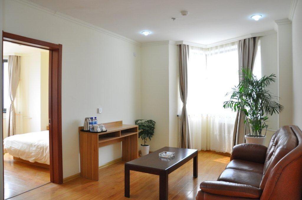 Super 8 Hotel Qingdao Railway Station Gui Zhou Road Rum bild